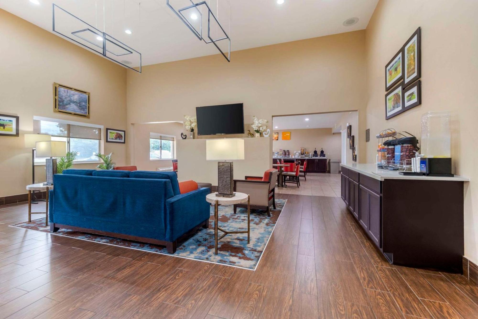 Comfort Suites Keeneland Lexington Ngoại thất bức ảnh